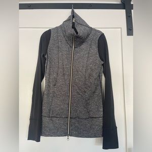 Lululemon women’s size 4 full zip fitted jacket